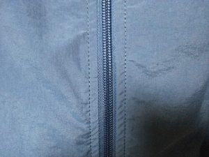 ジッパー部の拡大図