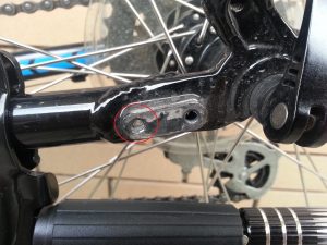 破損したネジ穴